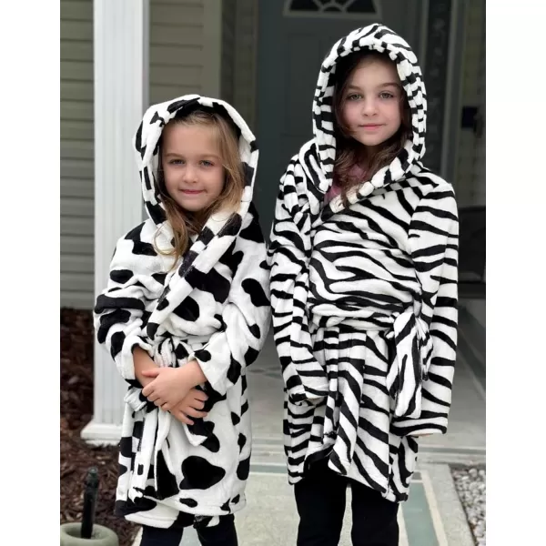 Arshiner Boys Girls Flannel Bathrobes Soft Fuzzy Hooded Robe Sleepwear with Belt for Kids