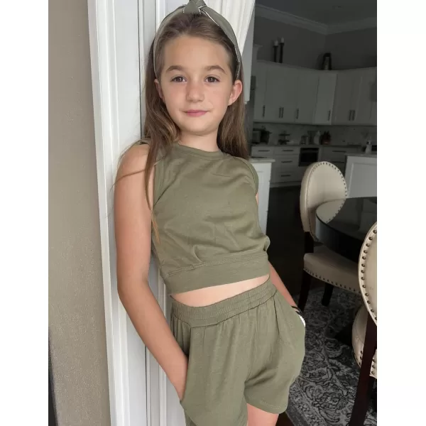 Arshiner Girl's 2 Piece Outfits Sleeveless Round Neck Tank Top and Shorts with Pockets Casual Summer Shorts Sets