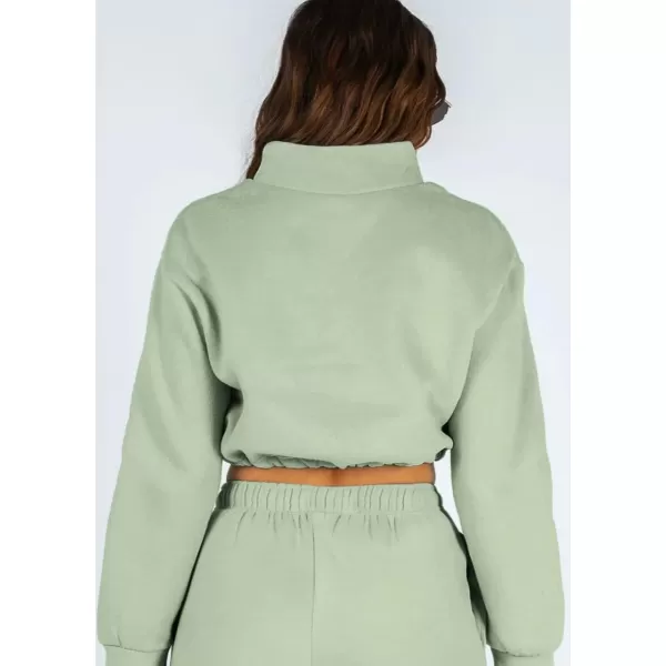 chouyatou Womens 2 Piece Outfits Sweatsuits Crop Stand Collar Sweatshirt Tapered Leg Pant SetsGreen