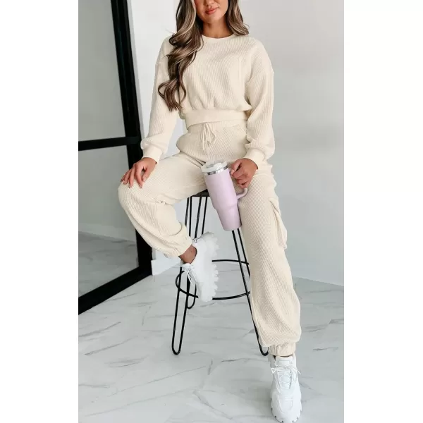 chouyatou Womens Fall 2 Piece Outfits Waffle Knit Sweatsuits Crop Sweatshirt Y2K Cargo Sweatpants SetsBeige