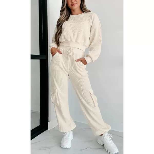 chouyatou Womens Fall 2 Piece Outfits Waffle Knit Sweatsuits Crop Sweatshirt Y2K Cargo Sweatpants SetsBeige