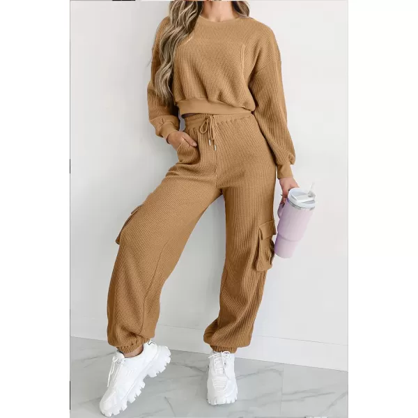 chouyatou Womens Fall 2 Piece Outfits Waffle Knit Sweatsuits Crop Sweatshirt Y2K Cargo Sweatpants SetsKhaki