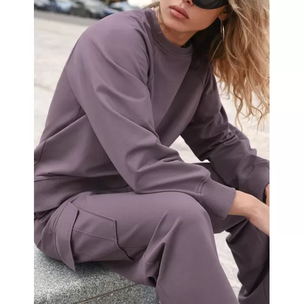 chouyatou Womens Fall Two Piece Outfits Sweatsuits Oversized Sweatshirt Wide Leg Cargo Sweatpants SetsPurple