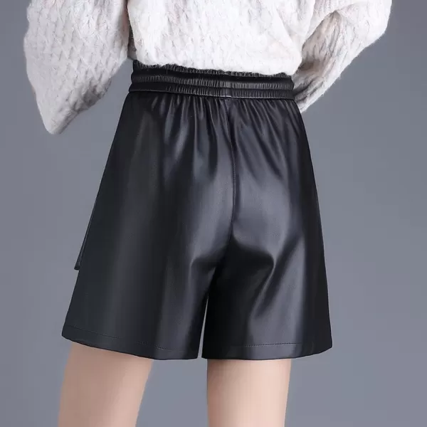 chouyatou Womens Cool Zipper Pockets High Elastic Waist Wide Leg Pu Faux Leather Shorts with PocketsBlack
