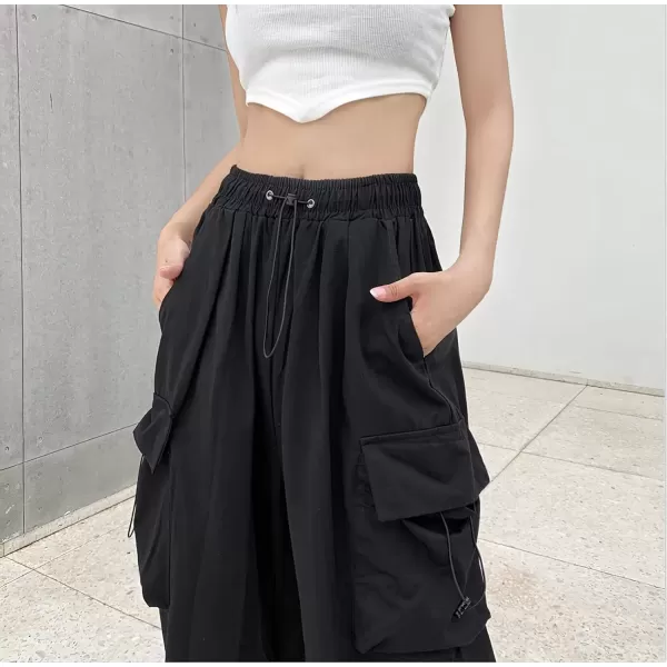 imagechouyatou Womens Elastic Waist Baggy Cargo Pants Y2K Boyfriend High Waisted Parachute PantsBlack