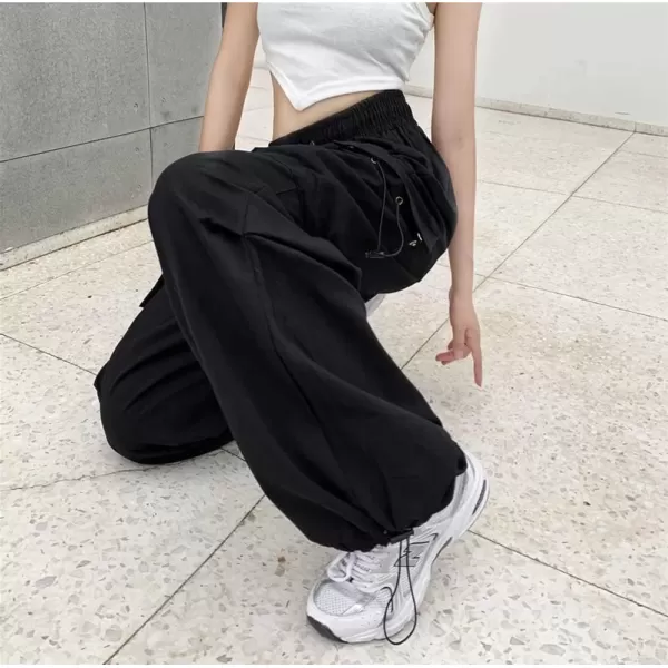 imagechouyatou Womens Elastic Waist Baggy Cargo Pants Y2K Boyfriend High Waisted Parachute PantsBlack