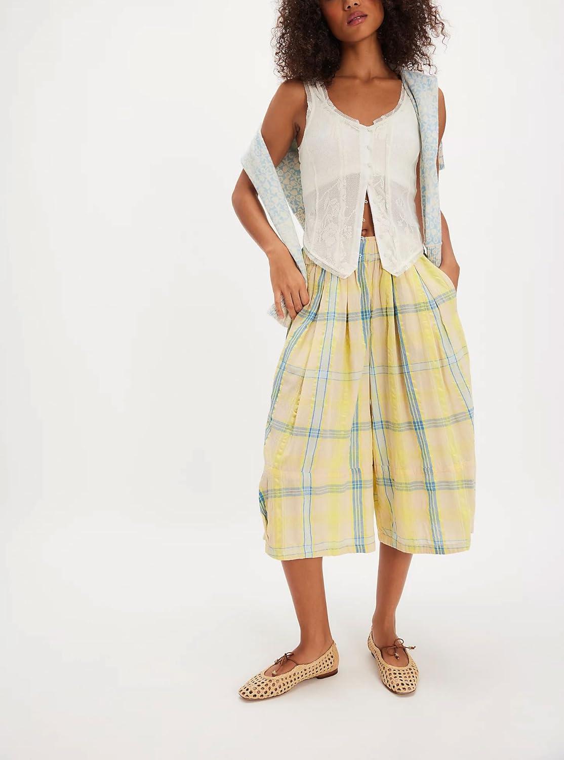 imagechouyatou Womens Retro Plaid Wide Leg Cropped Pants Y2k Baggy Culottes Capri Palazzo Pants with PocketsApricot