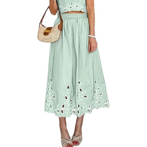 image:imagechouyatou Womens Retro Floral Embroidery ALine Skirt Back Elastic Waist Pleated Midi Long Skirt with PocketsGreen