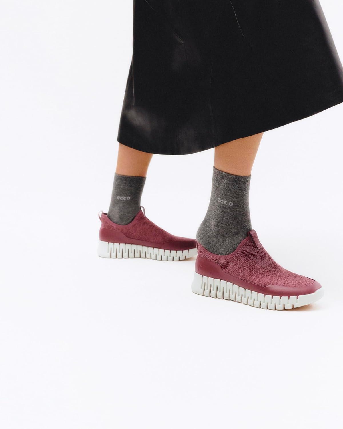 imageECCO Womens Gruuv Easy Slip onNocturneBlush