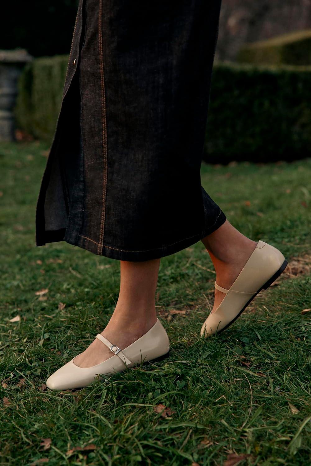 imageECCO Womens Margot Mary Jane BallerinaLimestone Patent