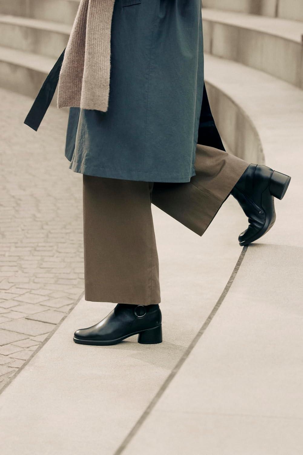 imageECCO Womens Sculpted Luxury 35 Mm Plain Toe Mid Cut Ankle BootBlack