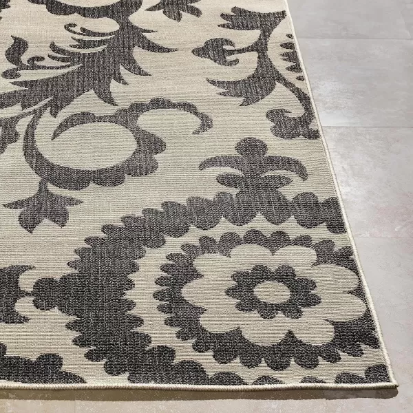 Alysia Cream and gray Indoor  Outdoor Area Rug 73 Square53 Round Cream amp Black