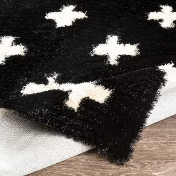 Artistic Weavers Modern Soft Swiss Cross Shag Area Rug 8 x 10 Black5 x 76 Black