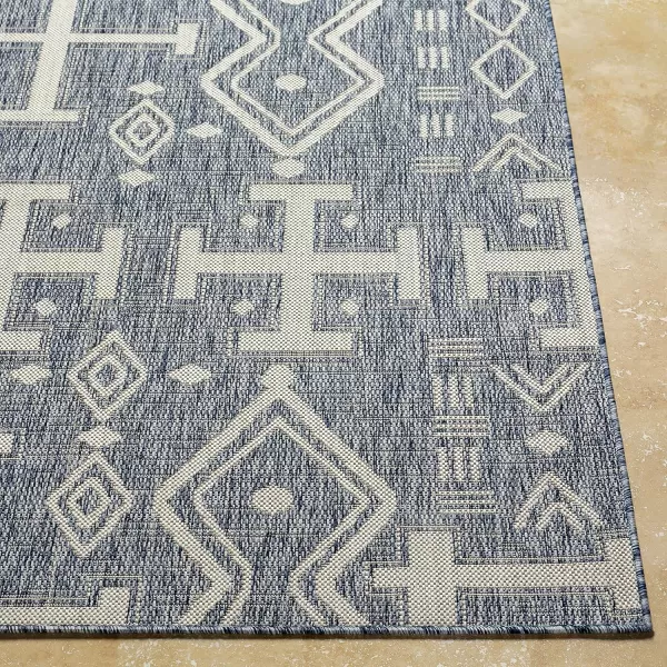 Artistic Weavers Sawyer Diamond Boho Outdoor Area Rug 53 x 7 BlueArtistic Weavers Sawyer Diamond Boho Outdoor Area Rug 53 x 7 Blue