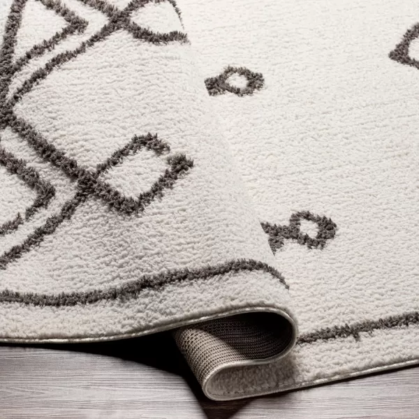 Artistic Weavers Vincenta Boho Shag Area Rug53 x 7Cream67 x 9