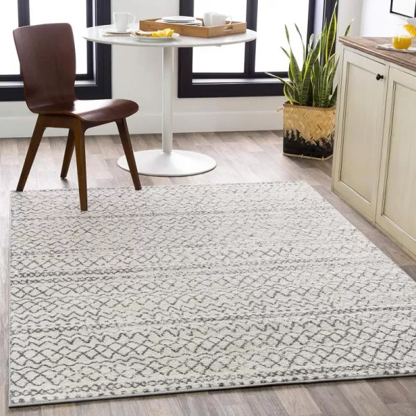 Artistic Weavers Cressida23145373 Cressida Area Rug 53 x 73Light Gray 5 ft 3 in x 7 ft 3 in