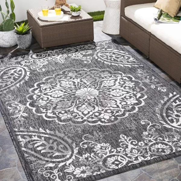 Artistic Weavers Esperanza Casual Outdoor Area Rug Black 53 x 77Artistic Weavers Esperanza Casual Outdoor Area Rug Black 53 x 77