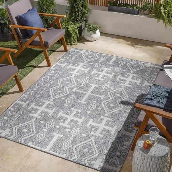 Artistic Weavers Sawyer Diamond Boho Outdoor Area Rug 53 x 7 BlueArtistic Weavers Sawyer Diamond Boho Outdoor Area Rug 53 x 7 Blue