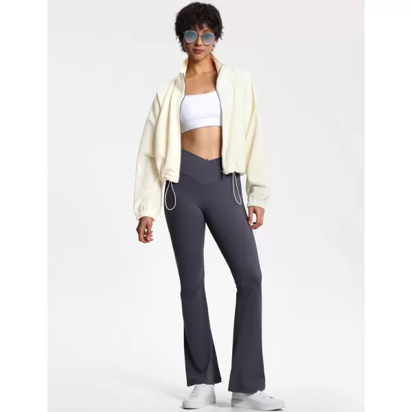 THE GYM PEOPLE Womens Fleece Short Jacket Full Zip Stand Collar Warm Winter Sherpa Crop Coats with Drawstring HemBeige