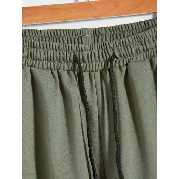 WDIRARA Men's Letter Graphic Print Drawstring Waist Active Track Shorts