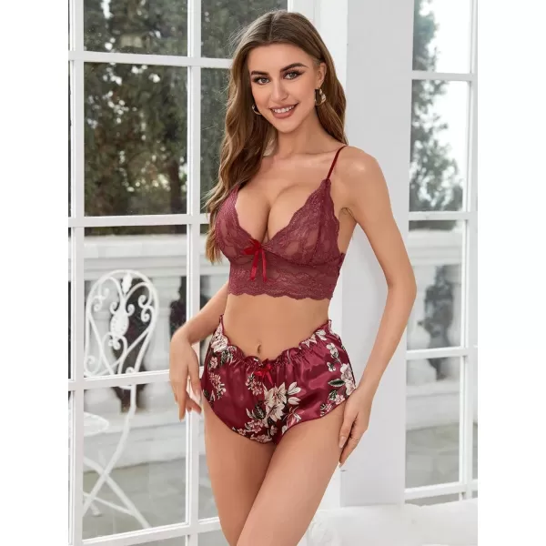 WDIRARA Women's 2Pcs Floral Lace Cami Top with Shorts Sleepwear Pajama Set