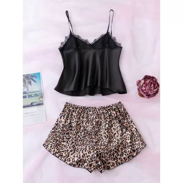 WDIRARA Women's 2Pcs Floral Lace Cami Top with Shorts Sleepwear Pajama Set