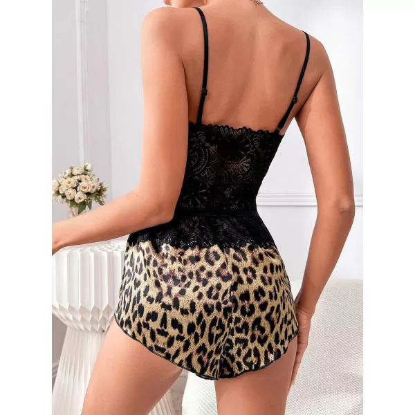 WDIRARA Women's 2Pcs Floral Lace Cami Top with Shorts Sleepwear Pajama Set