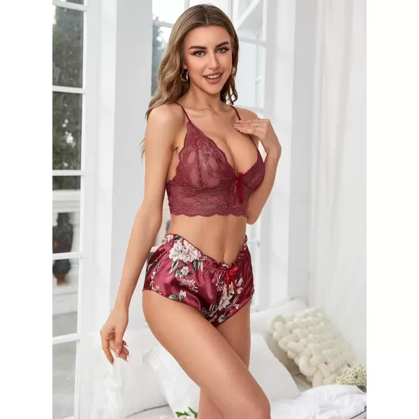 WDIRARA Women's 2Pcs Floral Lace Cami Top with Shorts Sleepwear Pajama Set