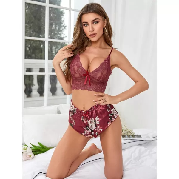 WDIRARA Women's 2Pcs Floral Lace Cami Top with Shorts Sleepwear Pajama Set