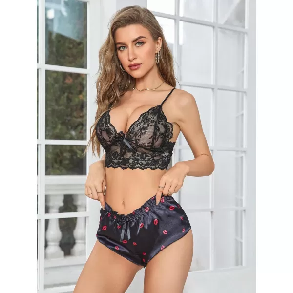 WDIRARA Women's 2Pcs Floral Lace Cami Top with Shorts Sleepwear Pajama Set