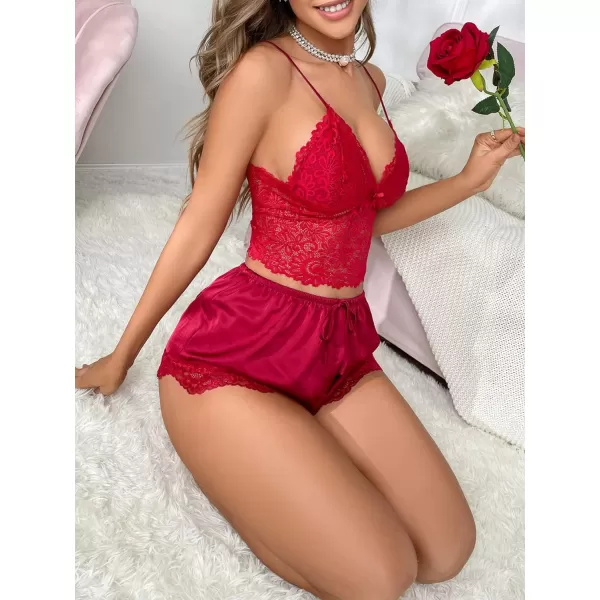 WDIRARA Women's 2Pcs Floral Lace Cami Top with Shorts Sleepwear Pajama Set