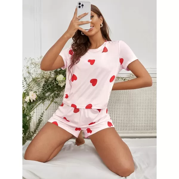 WDIRARA Women's Cute Cartoon Print Closed Eyes Print Tee and Shorts Pajama Set