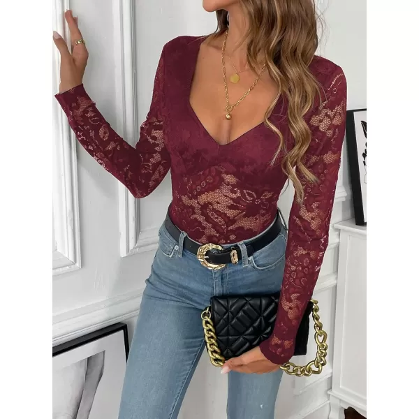 WDIRARA Women's Deep V Neck Sheer Lace Long Sleeve Scallop Trim Fitted Top Bodysuit