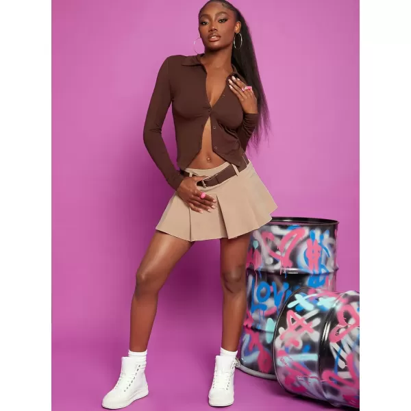 WDIRARA Women's Low Waist Pleated Stretch Tennis Skater Mini Skirt with Belt