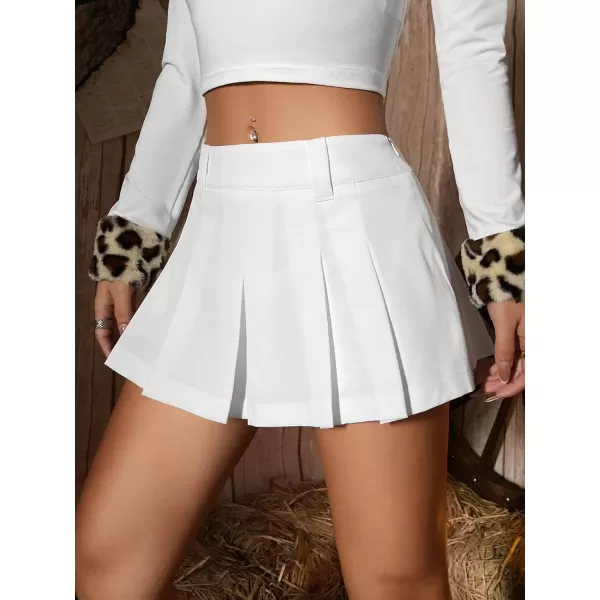 WDIRARA Women's Low Waist Pleated Stretch Tennis Skater Mini Skirt with Belt