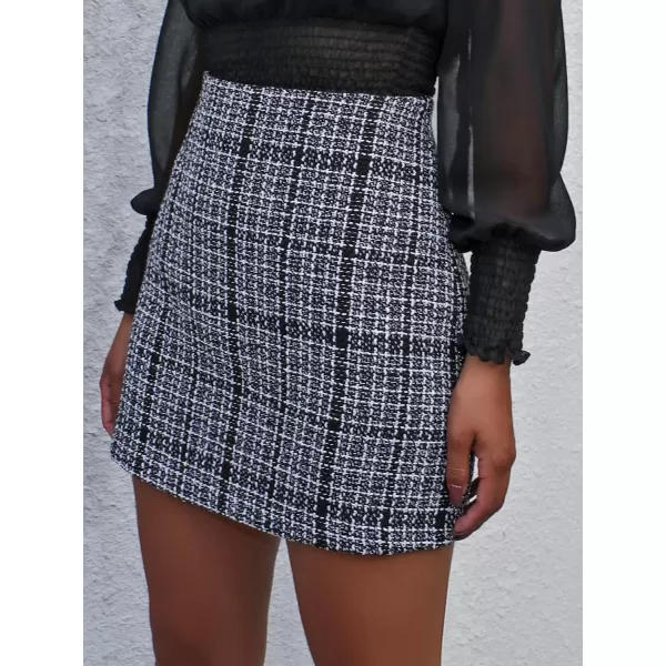 WDIRARA Women's Mid Waist Above Knee Casual Plaid Mini Skirt