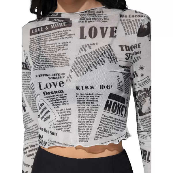 WDIRARA Women's Newspaper Print Tee Long Sleeve Round Neck Letter Print Slim Top