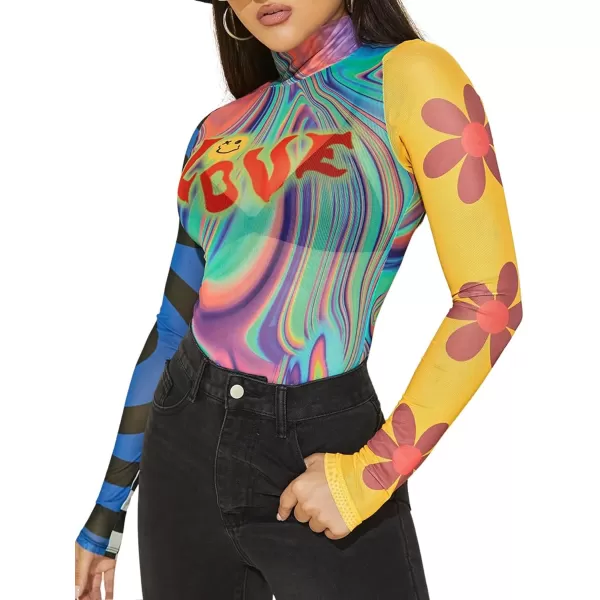WDIRARA Women's Newspaper Print Tee Long Sleeve Round Neck Letter Print Slim Top