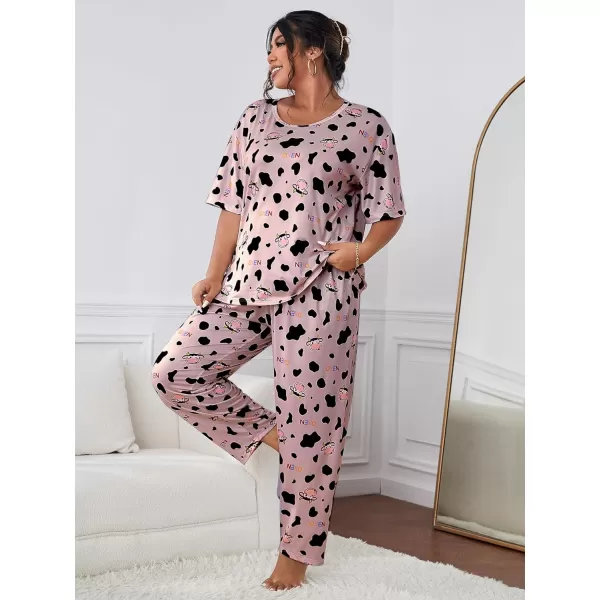 WDIRARA Women's Plus Size 2 Piece Sleepwear Cow Print Short Sleeve Top and Pants Pj Set