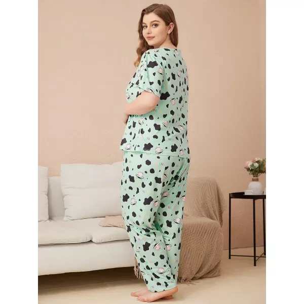 WDIRARA Women's Plus Size 2 Piece Sleepwear Cow Print Short Sleeve Top and Pants Pj Set
