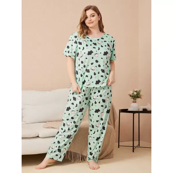 WDIRARA Women's Plus Size 2 Piece Sleepwear Cow Print Short Sleeve Top and Pants Pj Set