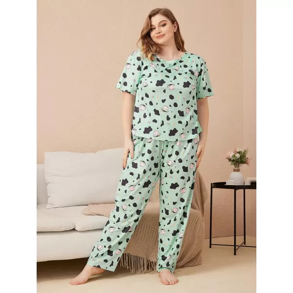 WDIRARA Women's Plus Size 2 Piece Sleepwear Cow Print Short Sleeve Top and Pants Pj Set