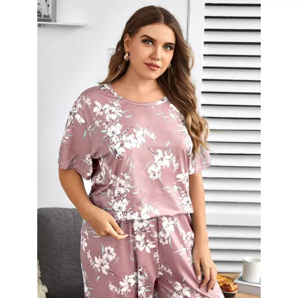 WDIRARA Women's Plus Size 2 Piece Sleepwear Floral Short Sleeve Top and Pants Pajama Set
