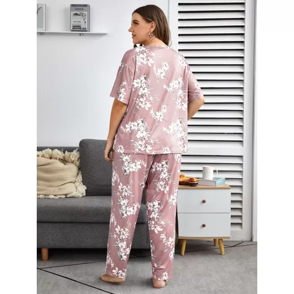 WDIRARA Women's Plus Size 2 Piece Sleepwear Floral Short Sleeve Top and Pants Pajama Set