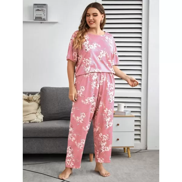 WDIRARA Women's Plus Size 2 Piece Sleepwear Floral Short Sleeve Top and Pants Pajama Set