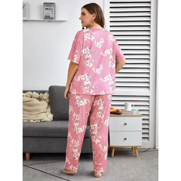 WDIRARA Women's Plus Size 2 Piece Sleepwear Floral Short Sleeve Top and Pants Pajama Set