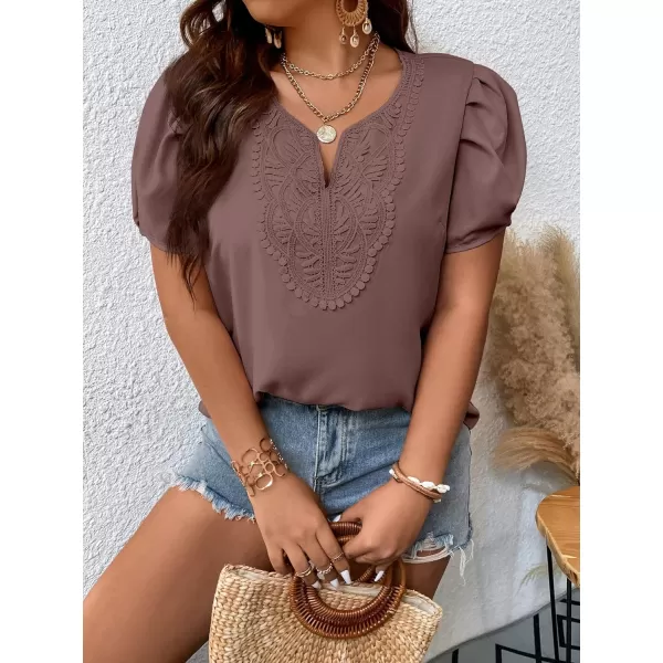 WDIRARA Women's Plus Size Contrast Lace Tops Short Sleeve Notched Neck Blouse