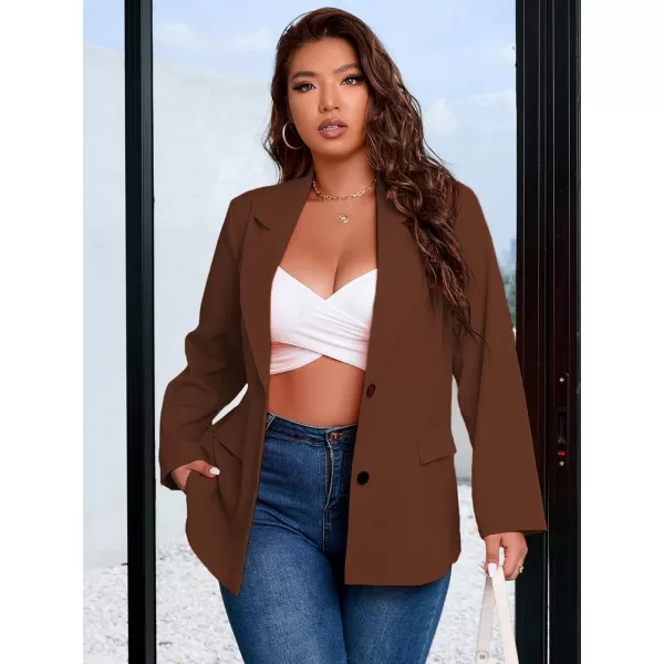 WDIRARA Women's Plus Size Elegant Single Breasted Lapel Collar Solid Casual Work Blazer