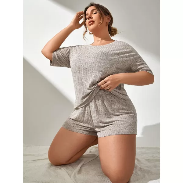 WDIRARA Women's Plus Size Ribbed Short Sleeve Top and Shorts Pajama Set Loungewear
