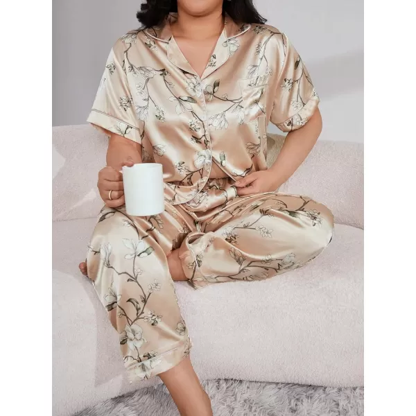 WDIRARA Women's Plus Size Satin Floral Short Sleeve Contrast Binding Button Up Pajamas Shorts Lounge Set